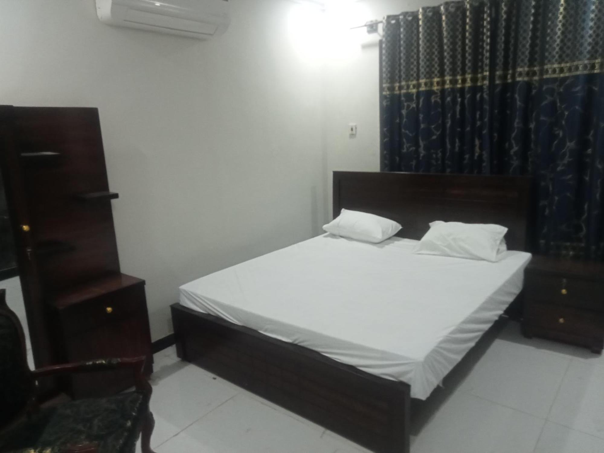 Ryazm Guest House Rawalpindi Exterior photo